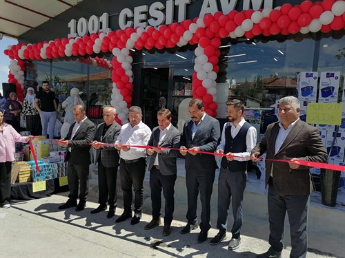 KAYMAKAMIMIZ SAYIN ADEM TOPACA İLÇEMİZDE HİZMETE AÇILAN 1001 ÇEŞİT AVM'NİN AÇILIŞINI GERÇEKLEŞTİRDİ